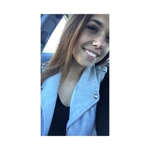 Meet your Posher, Kayla